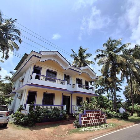 Lobo'S Guesthouse Кавелоссим Экстерьер фото