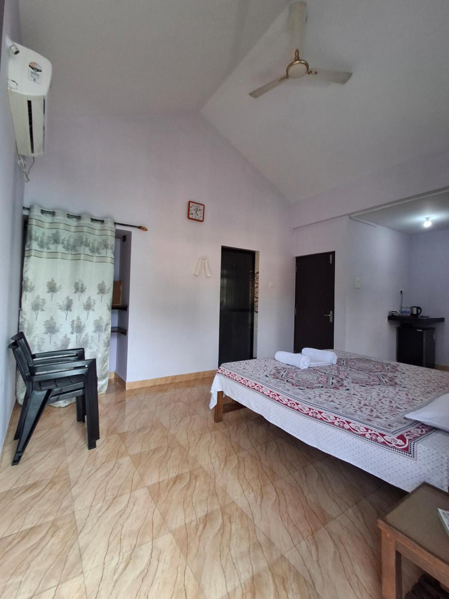 Lobo'S Guesthouse Кавелоссим Экстерьер фото