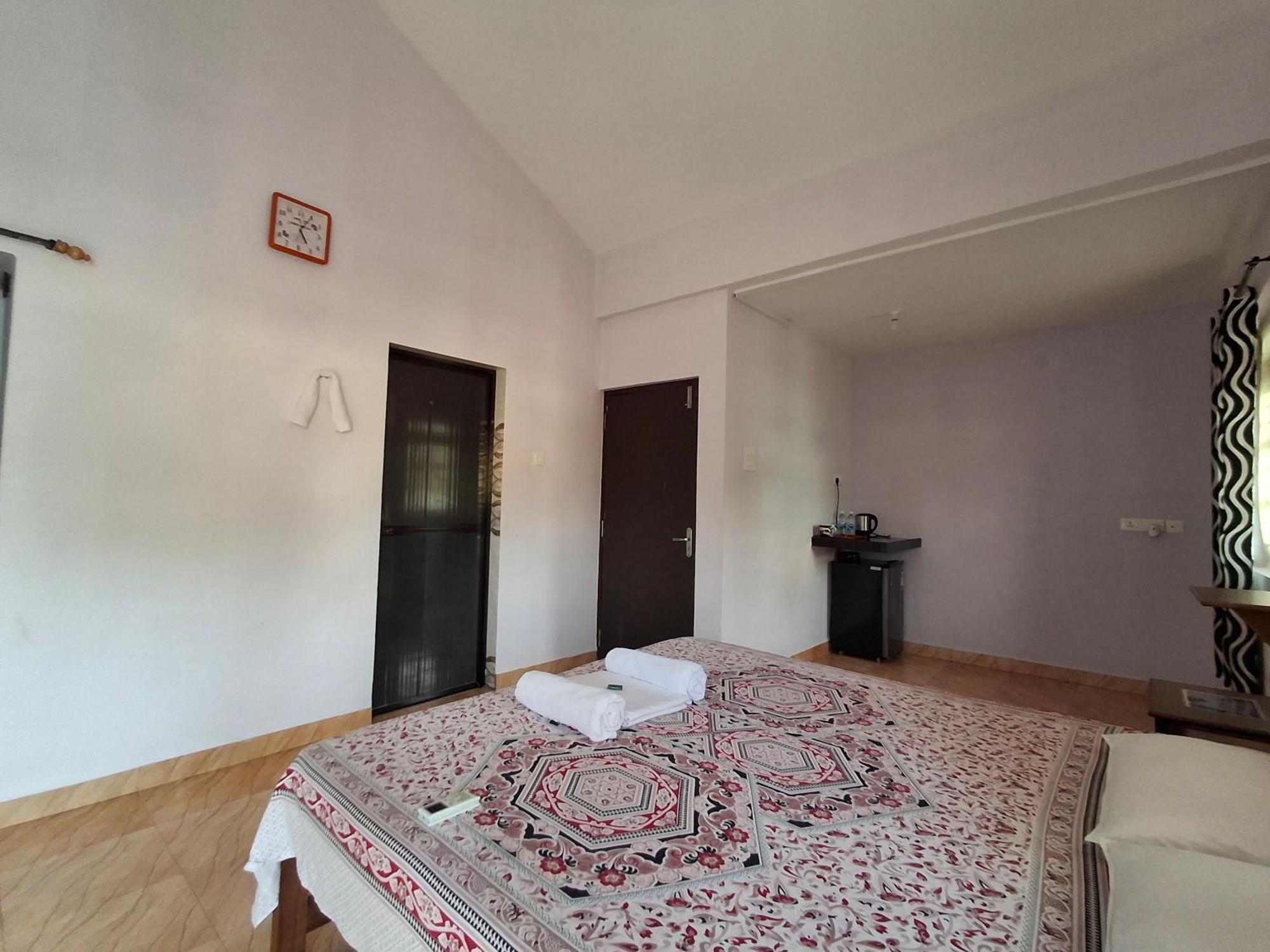 Lobo'S Guesthouse Кавелоссим Экстерьер фото